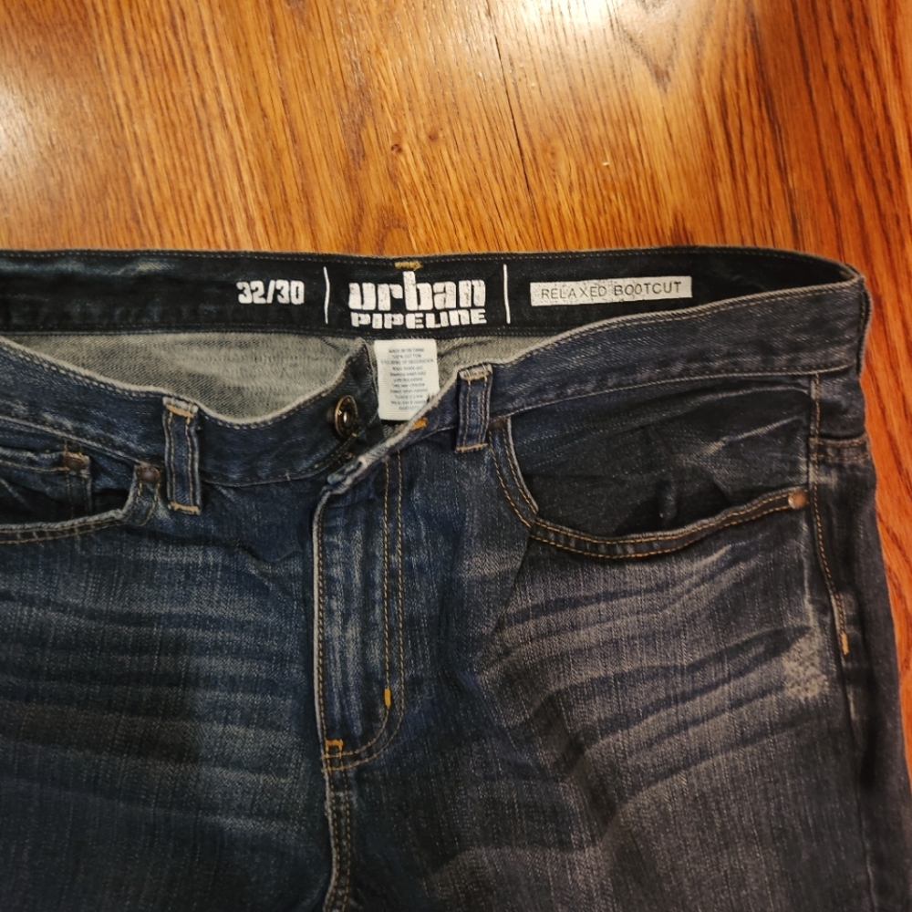 Urban Pipeline relaxed boot cut blue jeans for men, size 32/30